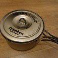 Ersteindruck: Evernew Ultra-Light Titanium Cooker Seit geraumer Zeit suche ich nach dem perfekten Ultraleicht-Kochtopf für mein Kocher-Setup. Dieser Topf sollte aus Gewichts- und Gesundheitsgründen aus Titan bestehen. Außerdem sollte er tief , aber nicht zu...