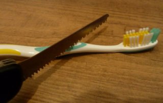 Zahnbürste absägen