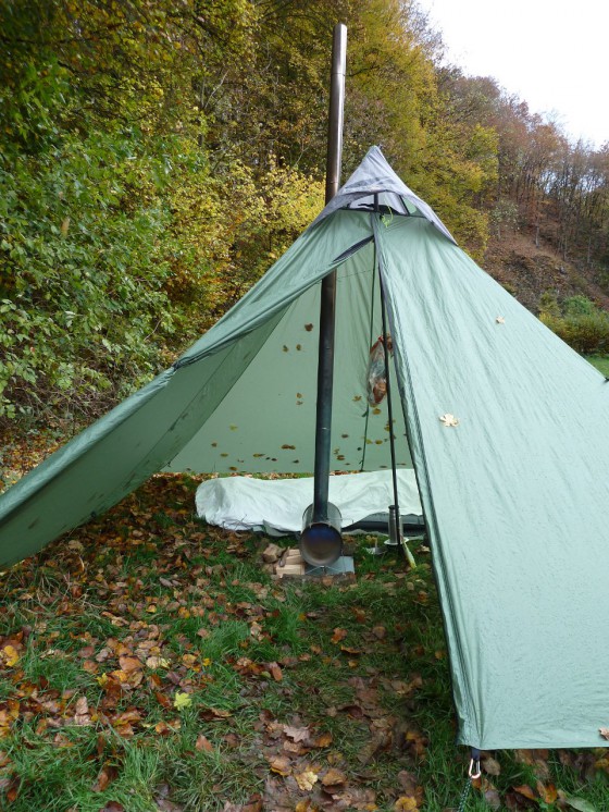 GoLite Shangri-La 4 mit Zeltofen von Titanium Goat GoLite Shangri-La 4 mit Zeltofen von Titanium Goat