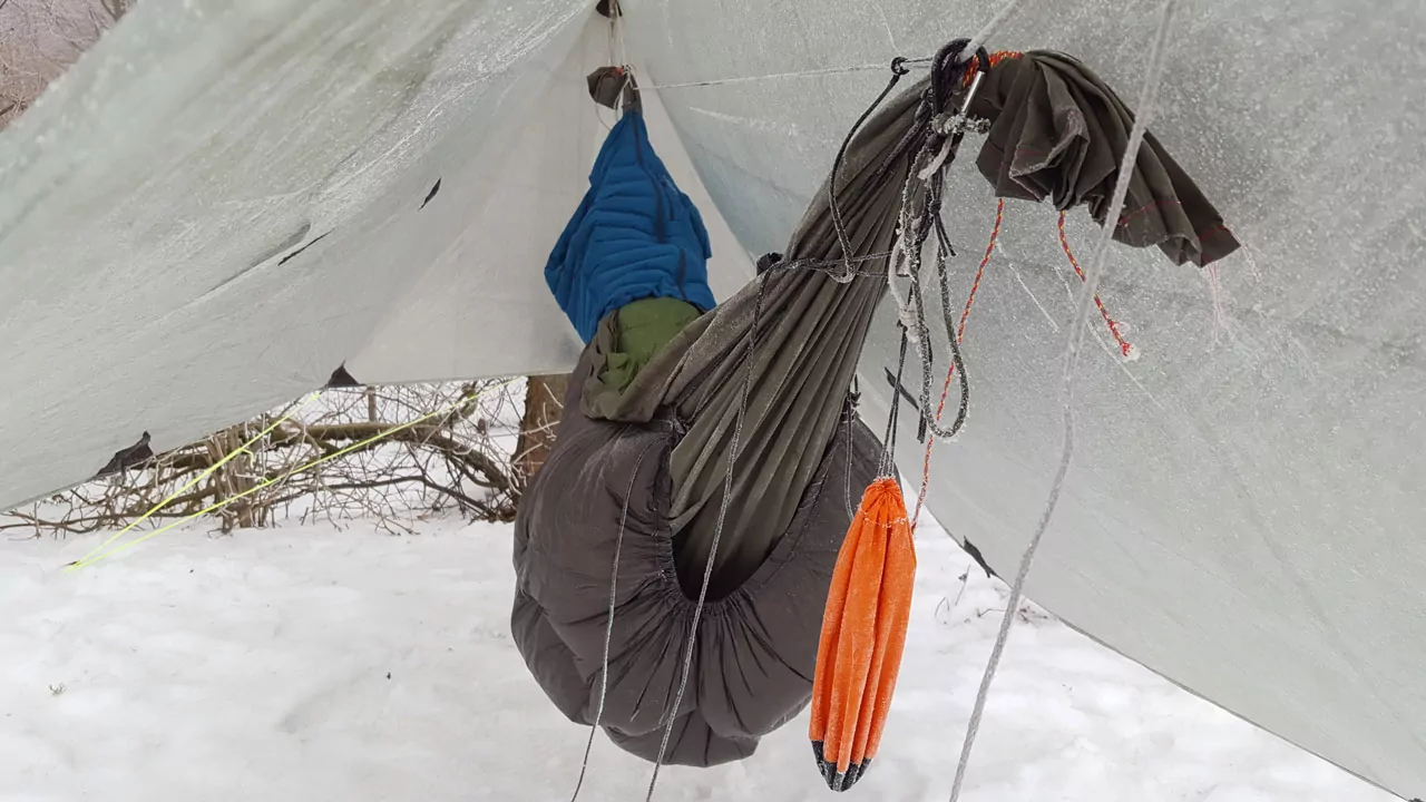 Daunenjacke über Hammock Daunenjacke über Hammock-Fußende