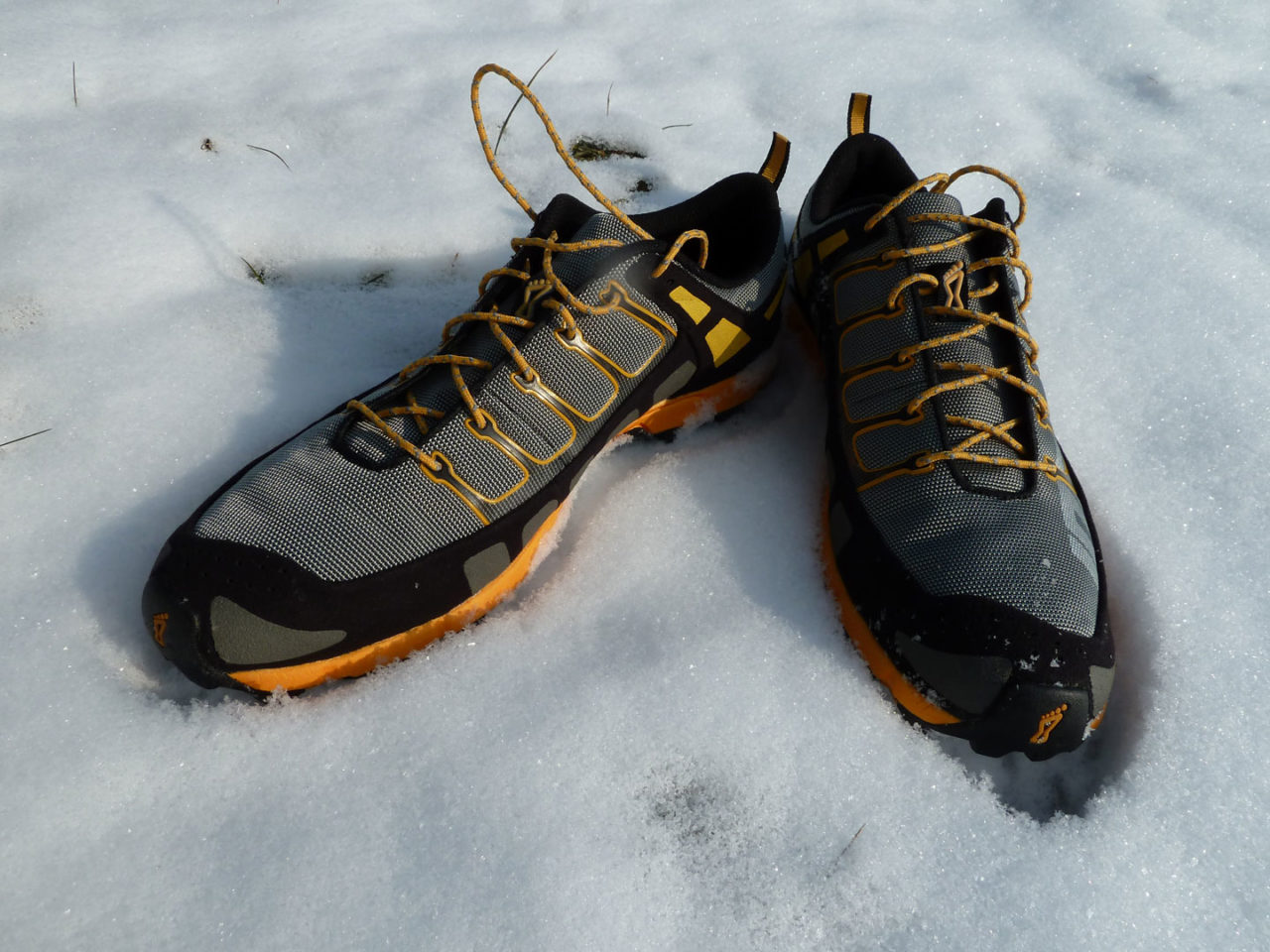INOV-8 X-Talon